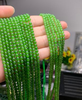 Jadeite Beaded Necklace · Multi-strand